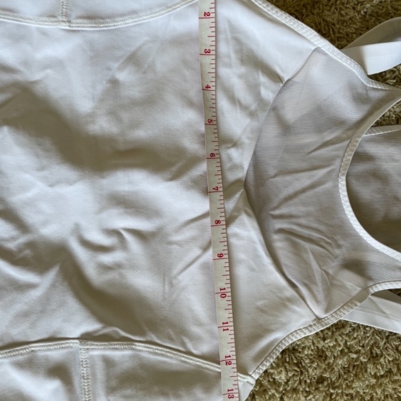 Lululemon Running in the City Mesh Tank size 6 - Picture 2 of 3